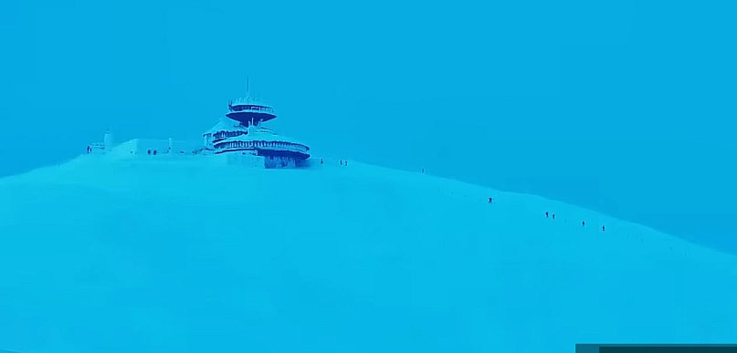 Odwiedzają Śnieżkę nawet o wschodzie słońca